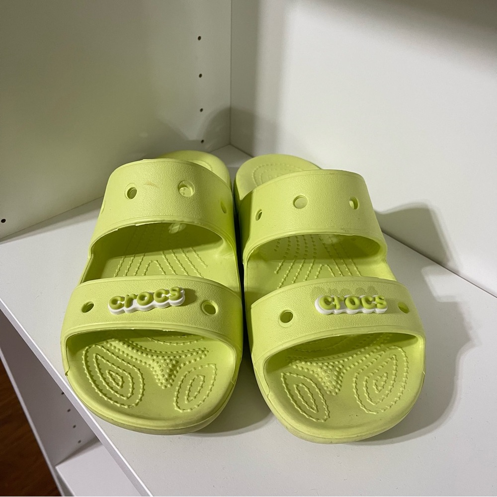 crocs sandals